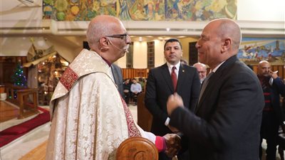 محافظ القاهرة يشهد احتفال الطائفة الأسقفية وينقل تهنئة رئيس الوزراء