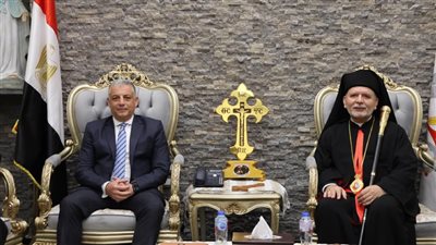 محافظ الإسماعيلية يهنئ الأقباط الكاثوليك بعيد الميلاد المجيد