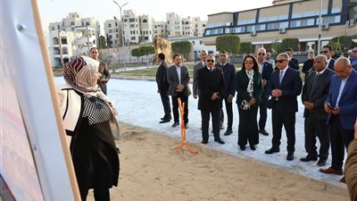 وزيرة التنمية ومحافظ الإسماعيلية يتفقدان مشروع تطوير نادي وشاطئ الفيروز
