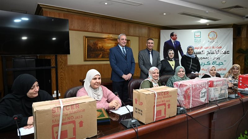 محافظ الغربية خلال