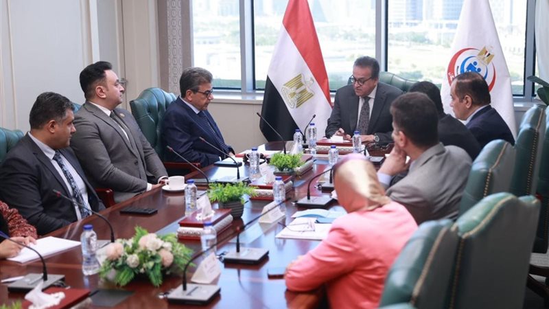 وزير الصحة ووفد البيطريين