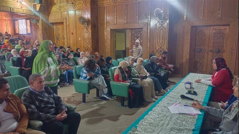 جانب من الندوة 