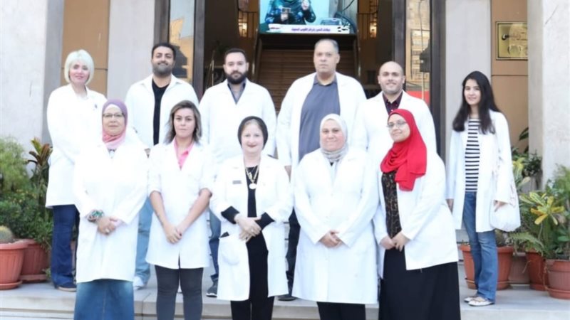 دكتورة نبيلة تتوسط