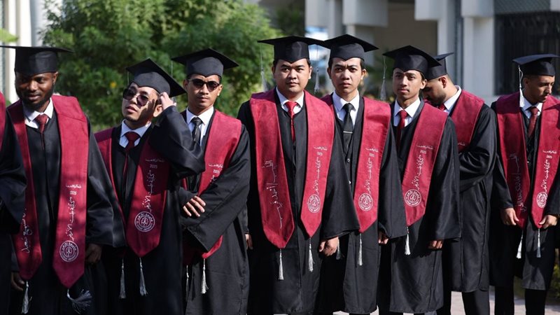 جانب من حفل التخرج