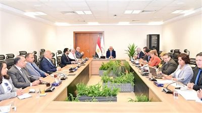 وزير الري يكلف بإعداد خطة متكاملة لدمج عدد من مديريات هيئة المساحة بالمحافظات 