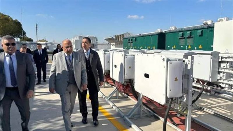 وزير الكهرباء يزور