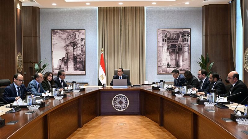 رئيس الوزراء والمدير