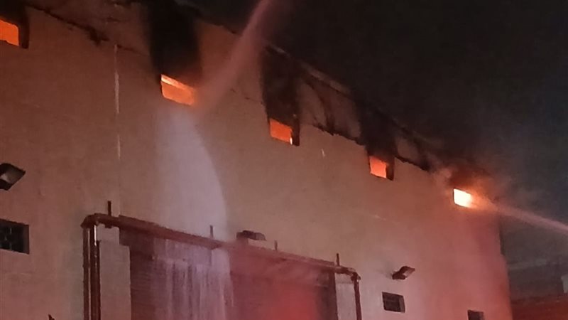 حريق بمخزن كراتين