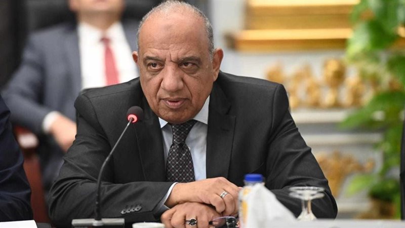 الدكتور محمود عصمت،