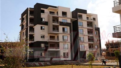 وزير الاسكان يشدد على سرعة الانتهاء من توصيل المرافق لأراضى 