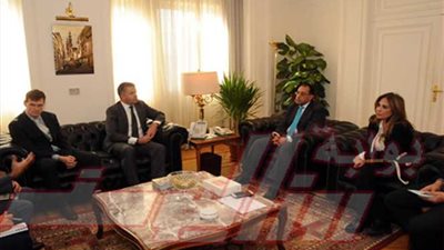 السفير البريطانى ومسئول مكتب عالمى يؤكدان اهتمامهما بالمشاركة فى المشروعات بمصر