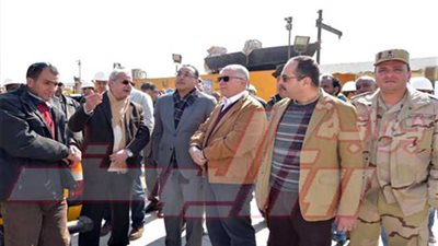 وزير الإسكان يتفقد المرحلة الثانية من محور روض الفرج