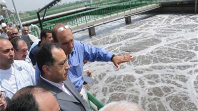 وزير الإسكان ومحافظ الشرقية يفتتحا مشروعات مياه وصرف صحى بالمحافظة