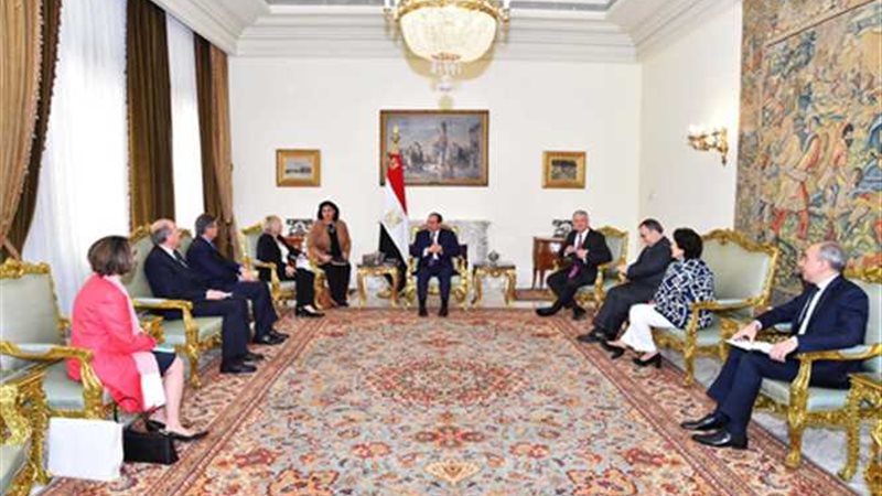 الرئيس يستقبل وفداً