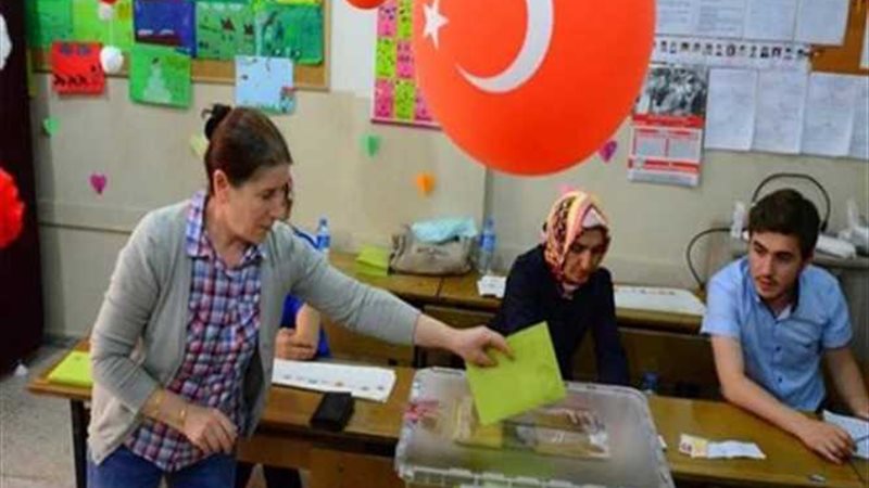 بدء التصويت في استفتاء