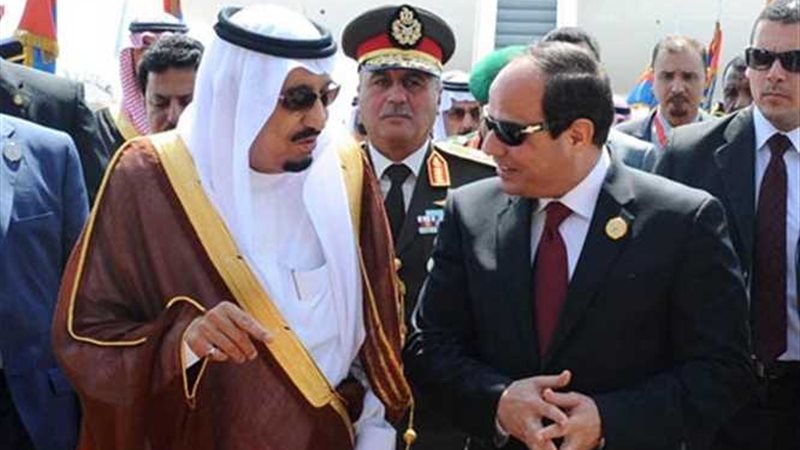 الرئيس السيسى يصل