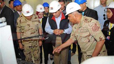 الرئيس السيسي يتفقد سير العمل بأنفاق قناة السويس‎