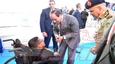 السيسي يشارك في جلسة 