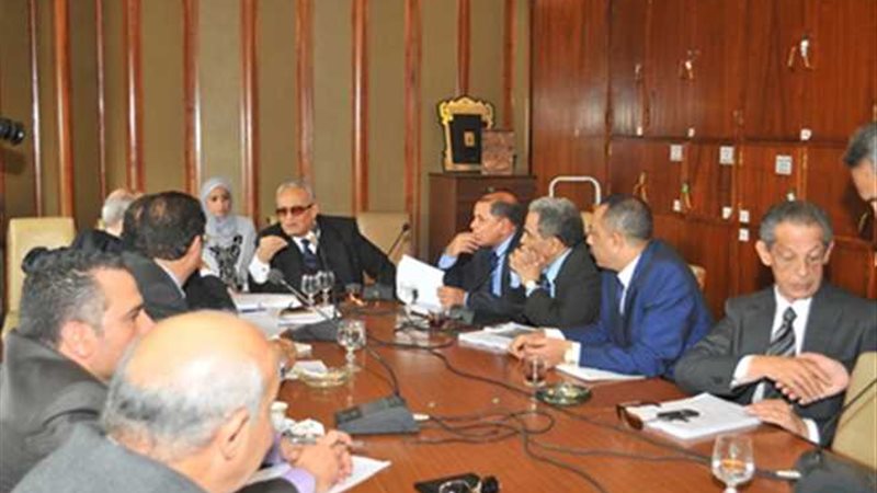 الحكومة تتقدم بحل