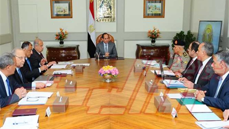 السيسي يعقد اجتماعا