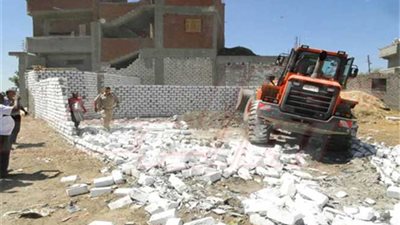 بالصور..إزالة 26 حالة تعدى على أملاك الدولة بدمنهور‎