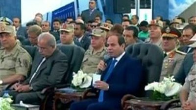 السيسي: «لو تقدم 5 مليون للحصول على شقق سكنية هعملهم شقق»