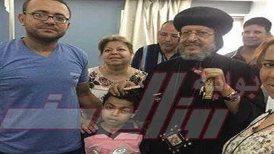 أسقف إيبارشية شبرا الخيمة فى زيارة لمصابى الحادث الإرهابى بالمنيا بمستشفى معهد ناصر