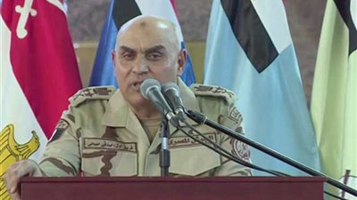 وزير الدفاع يلتقي مقاتلوا القوات المسلحة ويشاركهم تناول الإفطار