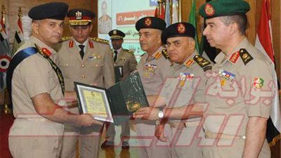 وزير الدفاع يشهد حفل تخريج دفعات جديدة بأكاديمية ناصر العسكرية