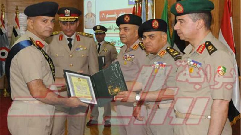 وزير الدفاع يشهد