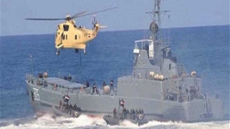 القوات البحرية تنقذ