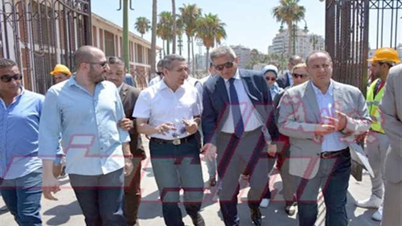 عبد العزيز : استاد