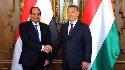 رئيس الوزراء المجري يستقبل السيسي رسميًّا لدى وصوله مقر البرلمان