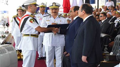 خريجو الشرطة يؤدون يمين الولاء أمام السيسي