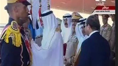 محمد بن زايد يشارك الرئيس السيسي في منح الأنواط لأوائل خريجى الكليات العسكرية