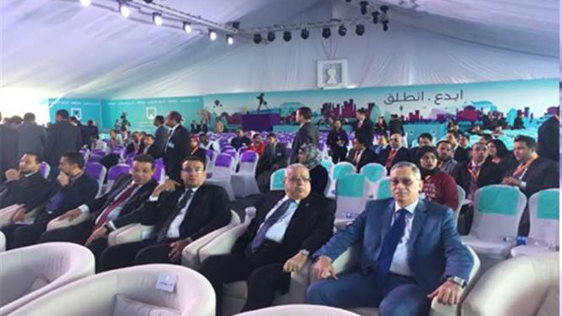 بدء توافد المشاركين