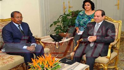 السيسى يبحث تعزيز التعاون ومكافحة الإرهاب خلال استقباله وزير الدفاع التشادي‎