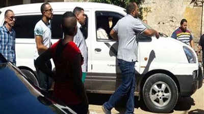 بالصور .. تشييع جثمان أسمن إمراة فى العالم