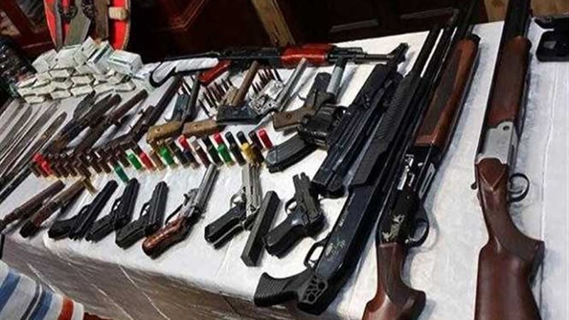 ضبط 21 قطعة سلاح