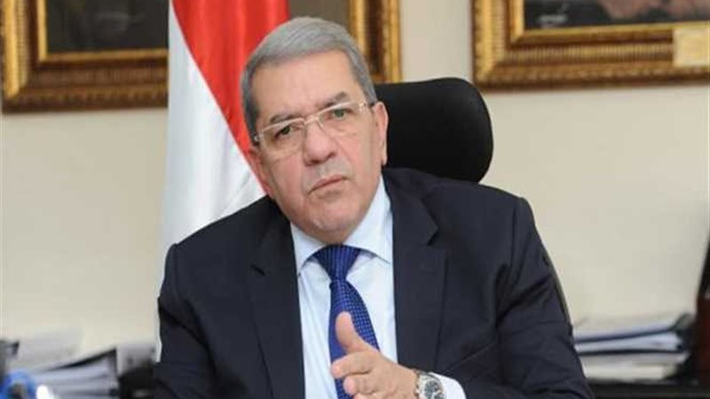 وزير المالية: 659