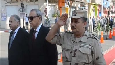 بالفيديو .. محافظ قنا يحتفل بذكري انتصارات أكتوبر