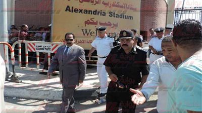 بالصور .. النمر يتفقد ستاد الإسكندرية