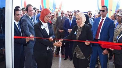 السيسي يفتتح المرحلة الأولى من مشروع مدينة دمياط للأثاث