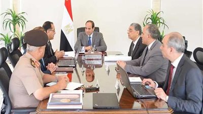 السيسي يتابع مع 4 وزراء خطط عمل مرافق العاصمة الجديدة