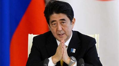 حزب رئيس الوزراء الياباني يحتفظ بالأغلبية