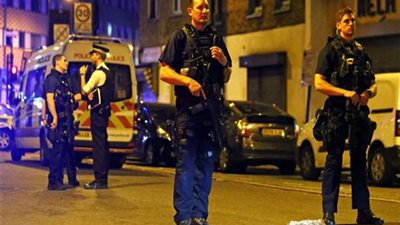 الشرطة البريطانية تنهي عملية احتجاز رهينتين في صالة للبولينج