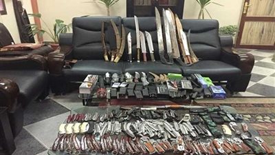 جمارك سفاجا تحبط تهريب أسلحة بيضاء