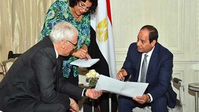 السيسي لرئيس كهرباء فرنسا: نتطلع لزيادة استثمارات الشركة بمصر