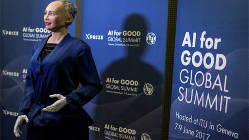 بالفيديو .. أول روبوت