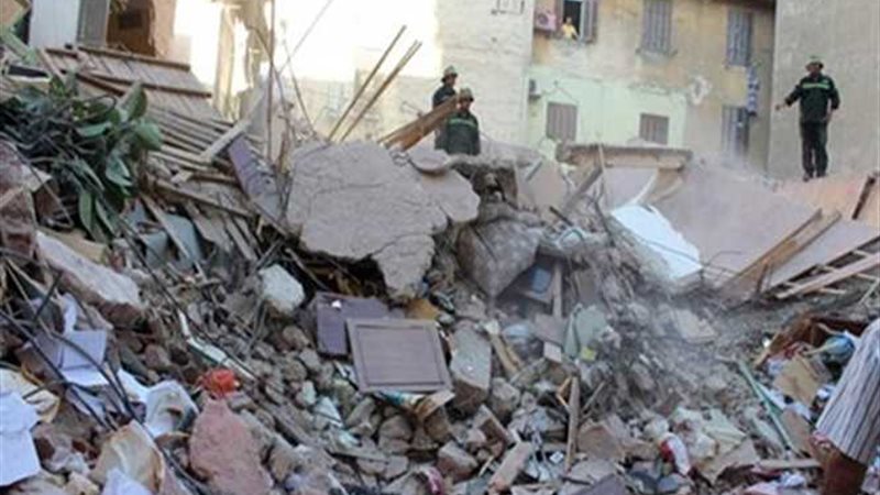 إصابة شخصين إثر انهيار